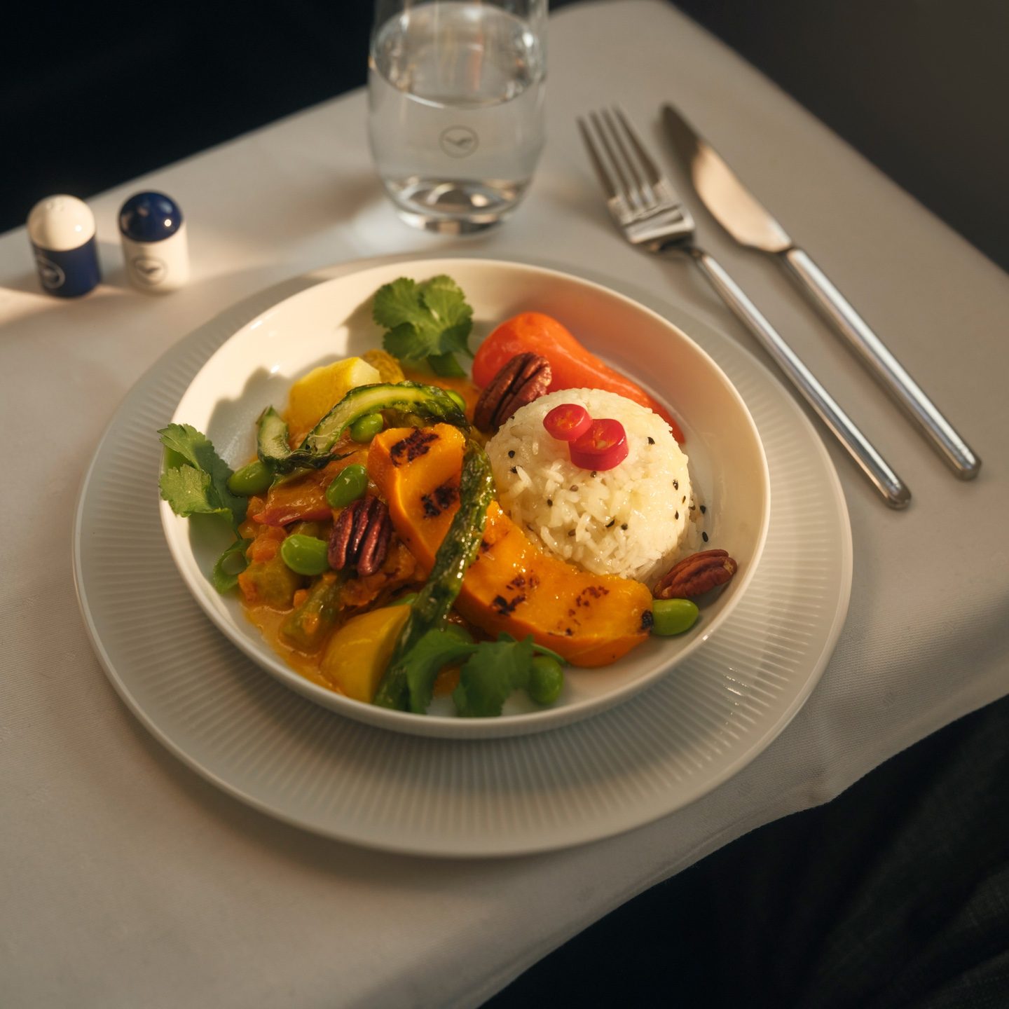That looks delicious! A hot dish with seasonal vegetables. 