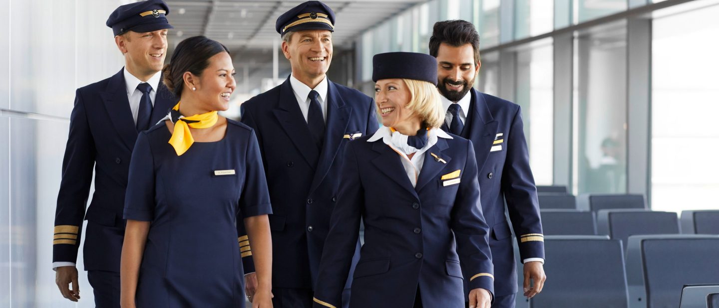 Crew geht zum Gate